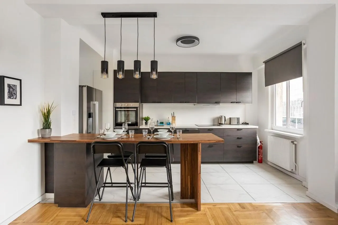 Zentrales, Helles & Modernes City-Apartment Bécs Apartman