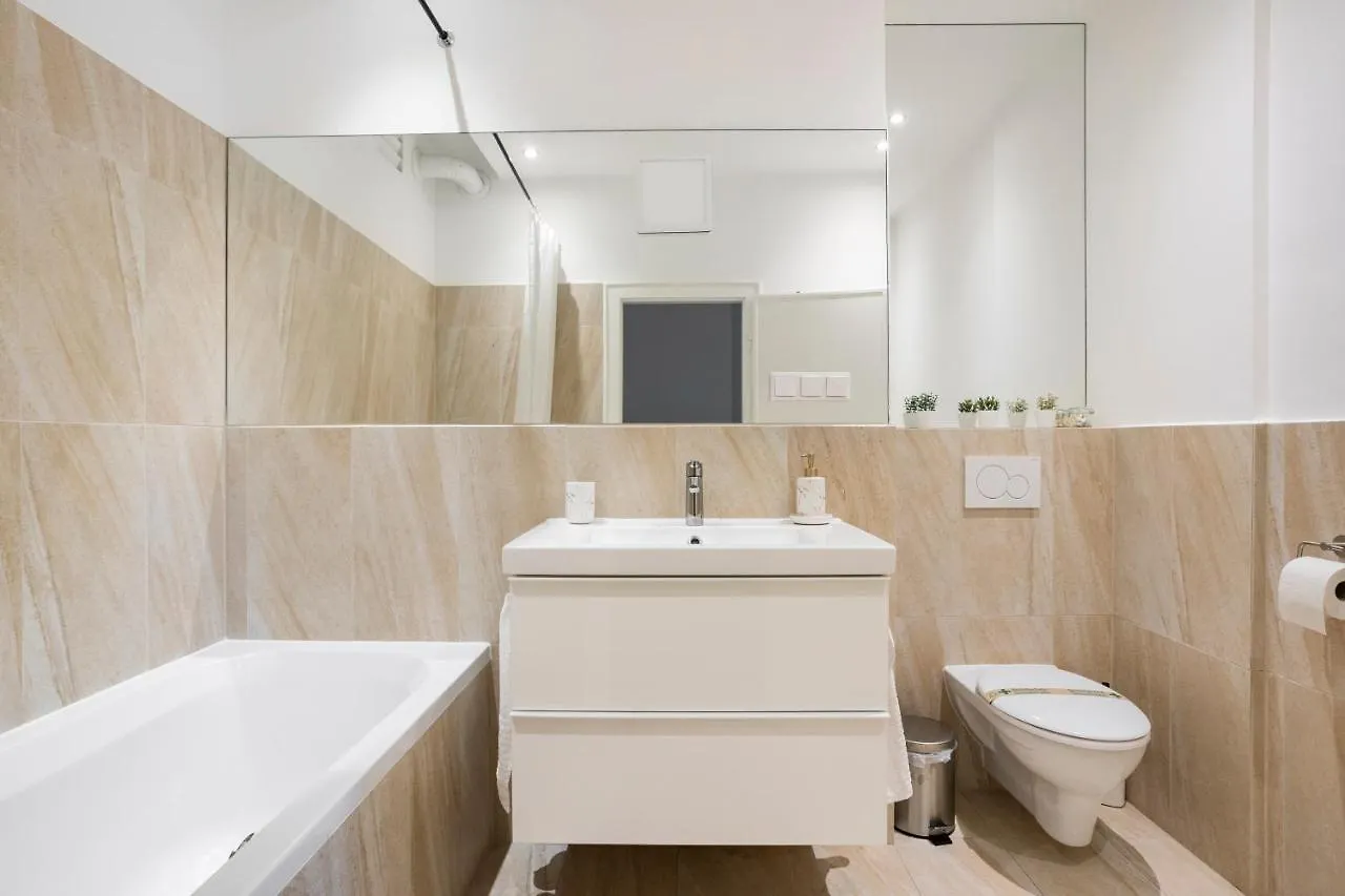 Zentrales, Helles & Modernes City-Apartment Bécs Apartman